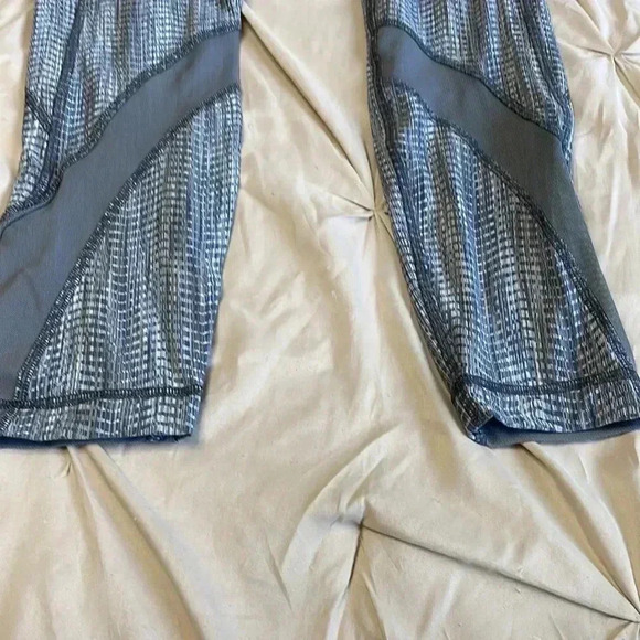 Lululemon run inspire pants 26” - Picture 4 of 8